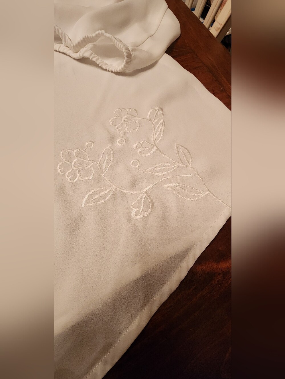 Torrid Size 3 White IVY LS Georgette Embroidered Hi-Low Tunic - Picture 10 of 11